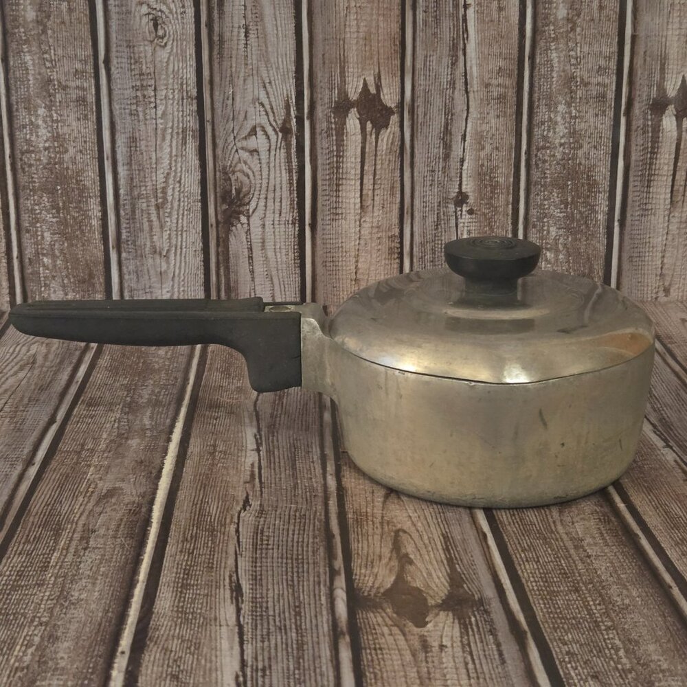 Vtg Magnalite Wagner Ware Sidney O The Gourmet Double‎ Spout Pan 4682 W/Lid 2qt